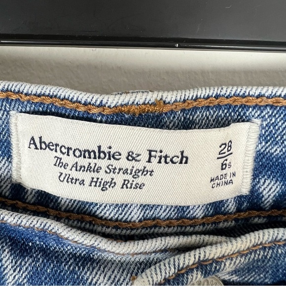 Abercrombie & Fitch The Ankle Straight Patchwork Jean Size 28 / 6 Short - Picture 3 of 7